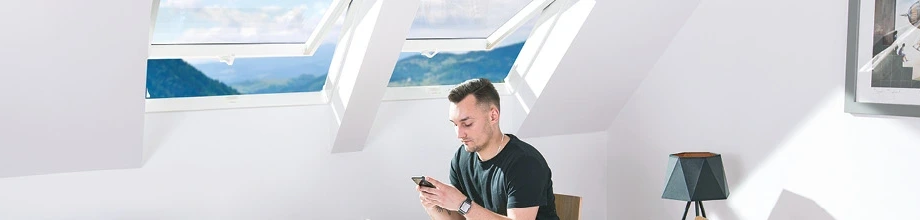 Plastová střešní okna
